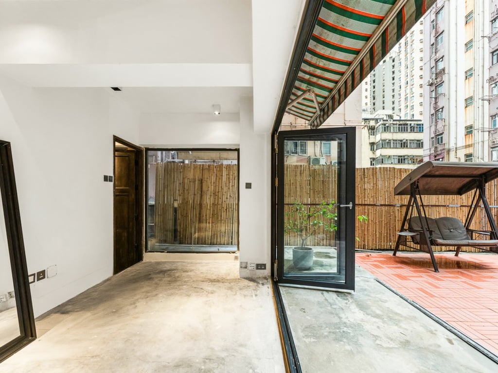 https://img.propertyraptor.com/cdn-cgi/imagedelivery/KD5bF_AFL0JDTbKLWF7z9g/ap8/ap8_001/hornet/prp/img/e719cac4b81aabca5c5f175434076191-wtm.jpg/public