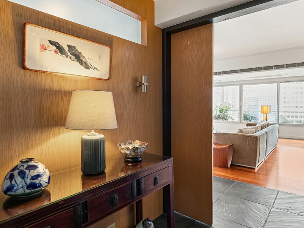 https://img.propertyraptor.com/cdn-cgi/imagedelivery/KD5bF_AFL0JDTbKLWF7z9g/ap8/ap8_001/hornet/prp/img/e72ba554e27c3111193057a93585ced2.jpg/public