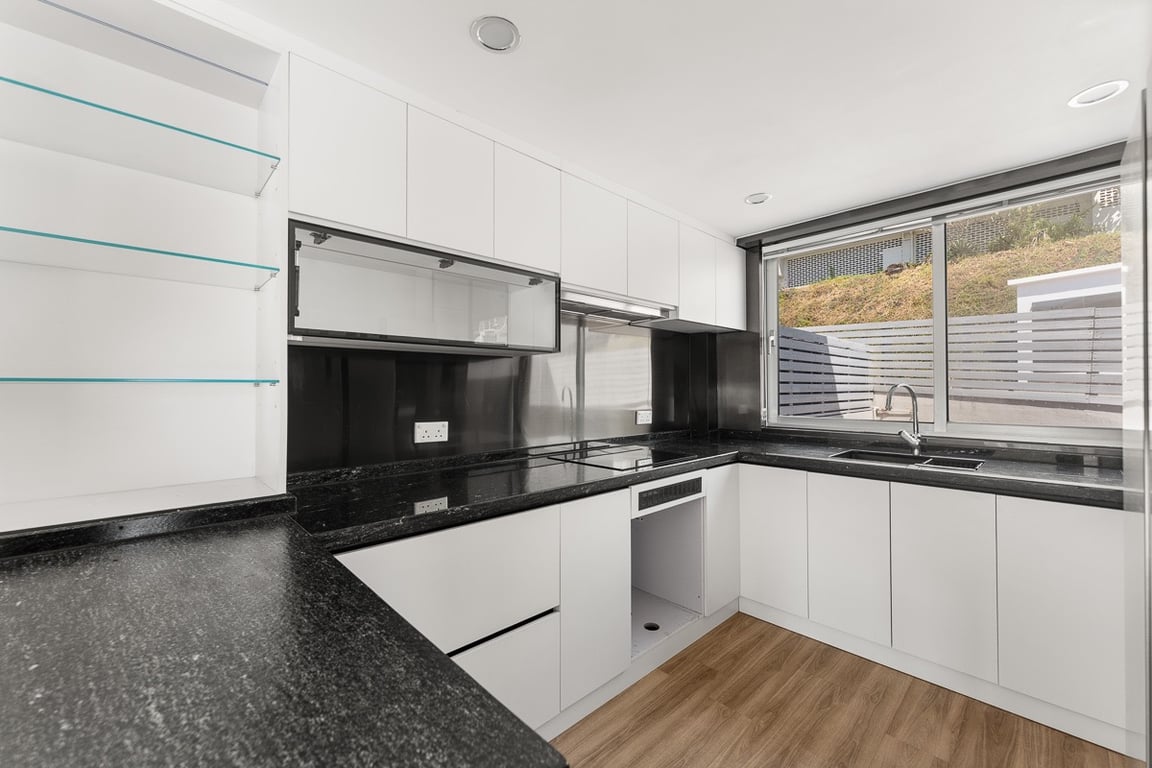 https://img.propertyraptor.com/cdn-cgi/imagedelivery/KD5bF_AFL0JDTbKLWF7z9g/ap8/ap8_001/hornet/prp/img/e756e333aaf1ef189c6c34cc61db1f76-wtm.jpg/public