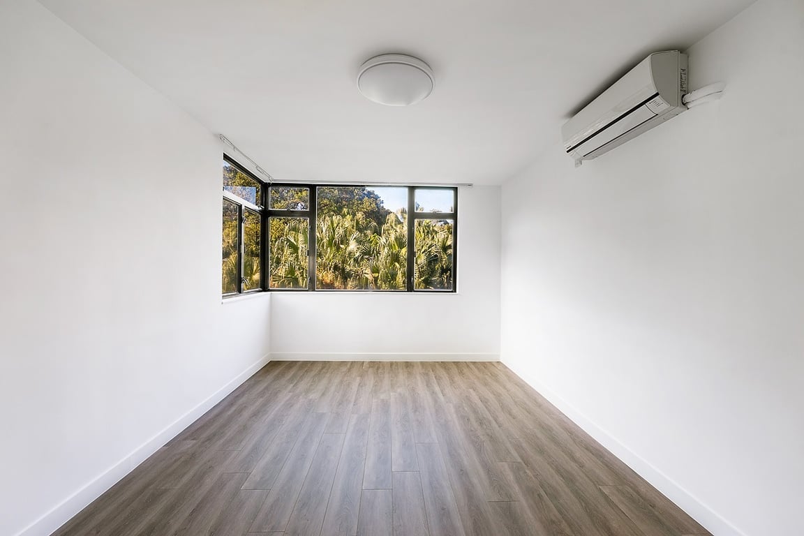 https://img.propertyraptor.com/cdn-cgi/imagedelivery/KD5bF_AFL0JDTbKLWF7z9g/ap8/ap8_001/hornet/prp/img/e75e992f511f79619290580b2720e05a-wtm.jpg/public