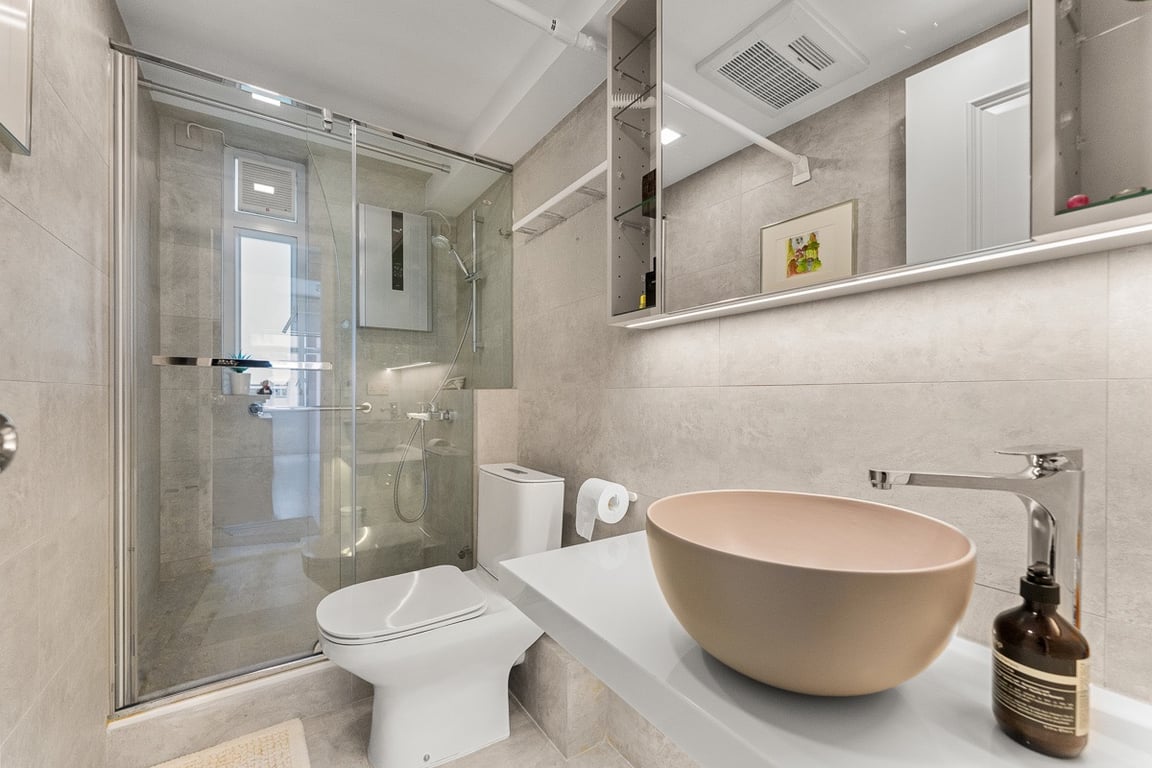 https://img.propertyraptor.com/cdn-cgi/imagedelivery/KD5bF_AFL0JDTbKLWF7z9g/ap8/ap8_001/hornet/prp/img/e7807b8c67dbc9bc9a6d89881cacaccd-wtm.jpg/public