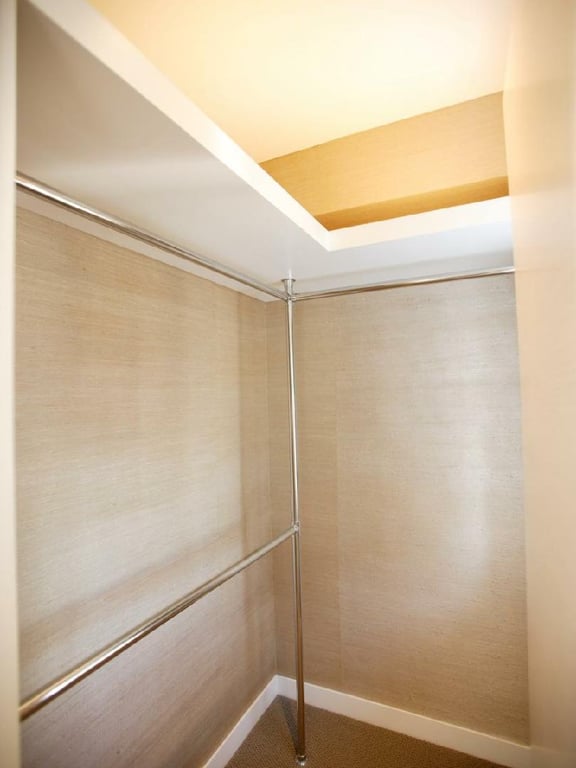 https://img.propertyraptor.com/cdn-cgi/imagedelivery/KD5bF_AFL0JDTbKLWF7z9g/ap8/ap8_001/hornet/prp/img/e7c06088be465faed466a789f33eb5e6.jpg/public