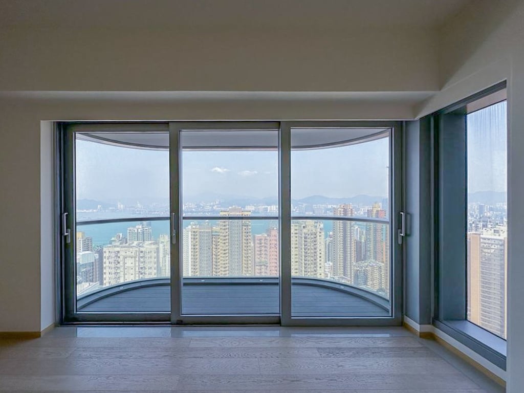 https://img.propertyraptor.com/cdn-cgi/imagedelivery/KD5bF_AFL0JDTbKLWF7z9g/ap8/ap8_001/hornet/prp/img/e846939e0a3ba5703a40bbaed53dab79.jpg/public