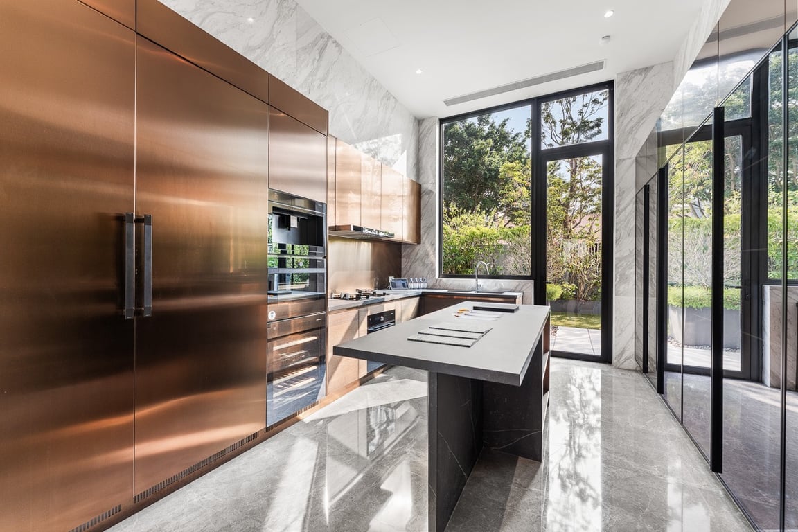 https://img.propertyraptor.com/cdn-cgi/imagedelivery/KD5bF_AFL0JDTbKLWF7z9g/ap8/ap8_001/hornet/prp/img/e852440e99559477f7406d8f039f6260-wtm.jpg/public