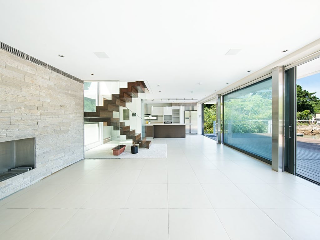 https://img.propertyraptor.com/cdn-cgi/imagedelivery/KD5bF_AFL0JDTbKLWF7z9g/ap8/ap8_001/hornet/prp/img/e8dc6731e554412a4825a9283c96db07.jpg/public