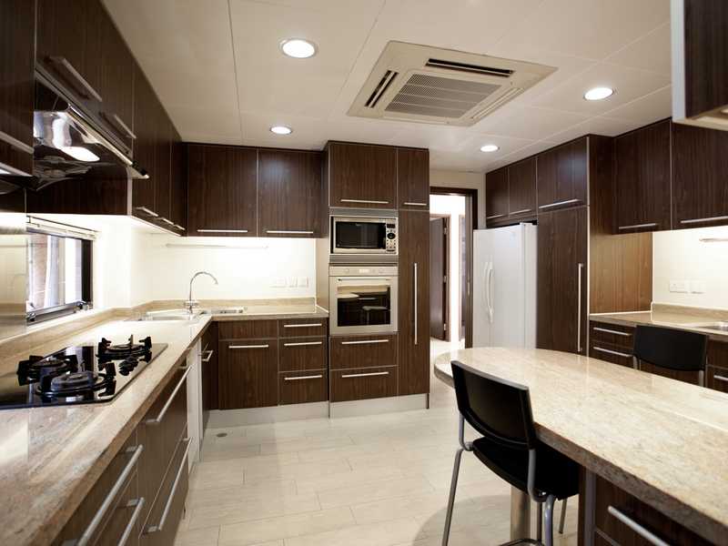 https://img.propertyraptor.com/cdn-cgi/imagedelivery/KD5bF_AFL0JDTbKLWF7z9g/ap8/ap8_001/hornet/prp/img/e8e60161bf991f1192ebf5fa38648605.jpg/public