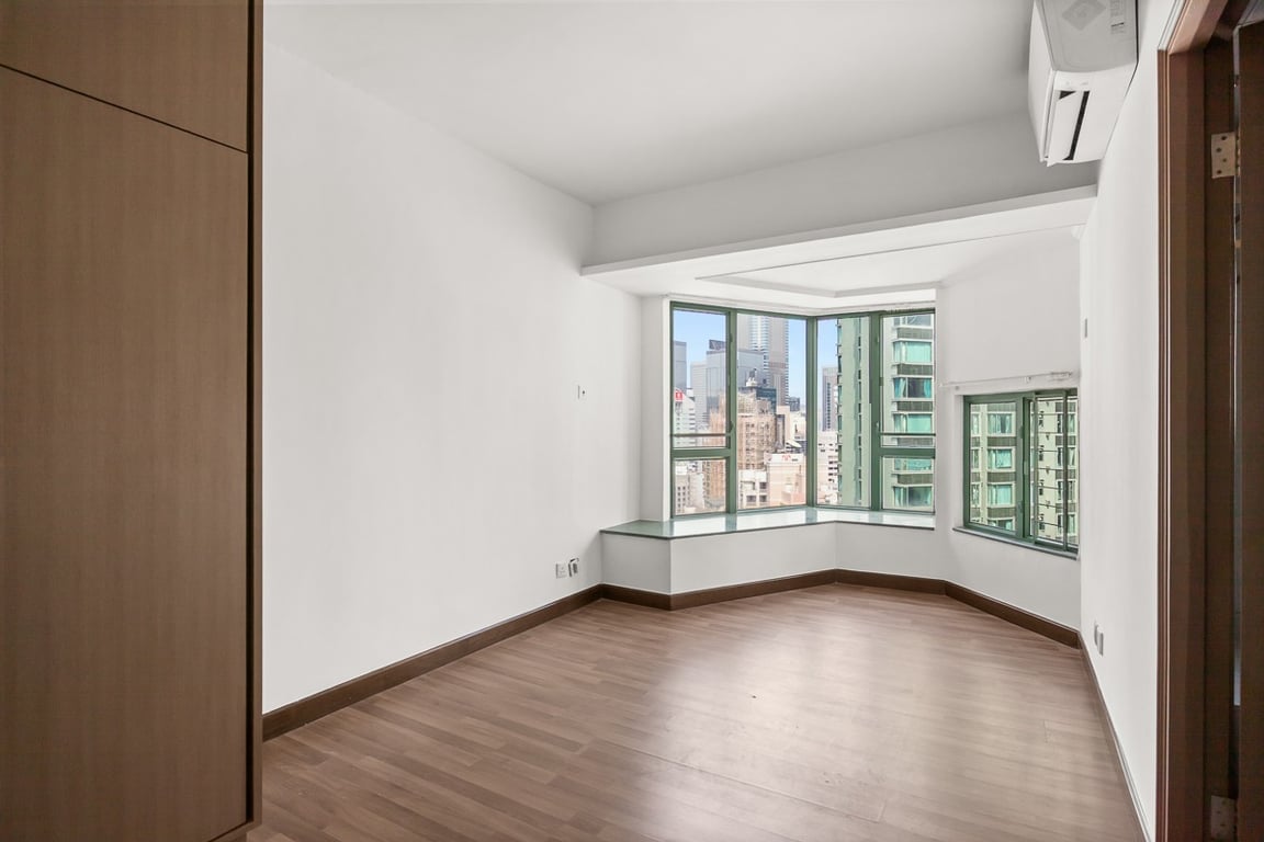 https://img.propertyraptor.com/cdn-cgi/imagedelivery/KD5bF_AFL0JDTbKLWF7z9g/ap8/ap8_001/hornet/prp/img/e92b91e139adeb326e3f2251393fc38f-wtm.jpg/public