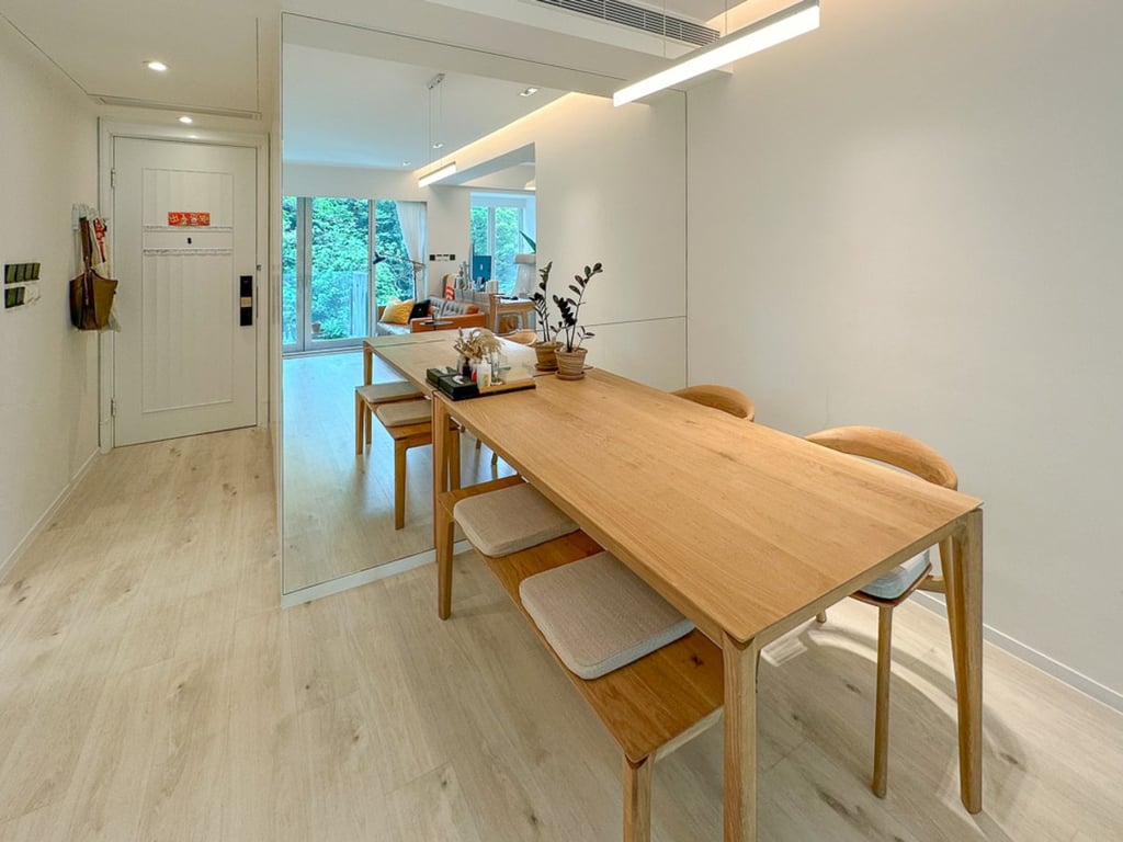 https://img.propertyraptor.com/cdn-cgi/imagedelivery/KD5bF_AFL0JDTbKLWF7z9g/ap8/ap8_001/hornet/prp/img/e9654fedede3ffd57e01c45fdda8713b.jpg/public