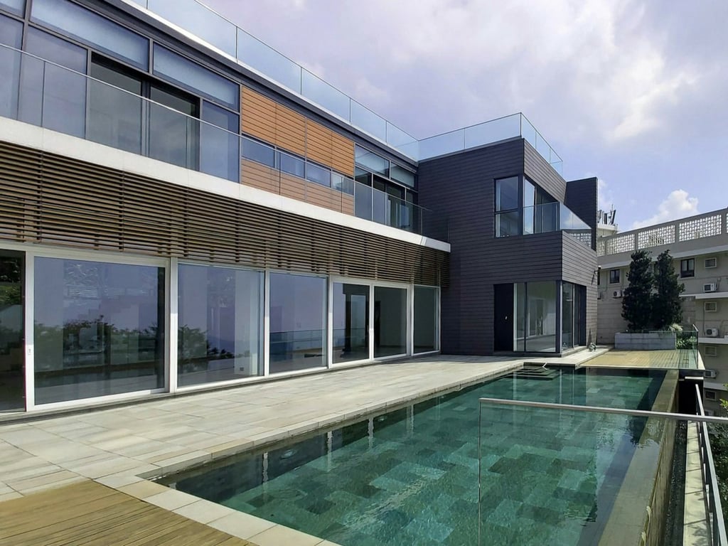 https://img.propertyraptor.com/cdn-cgi/imagedelivery/KD5bF_AFL0JDTbKLWF7z9g/ap8/ap8_001/hornet/prp/img/e977337a0b0c2a35b61830eacc4d3874.jpg/public
