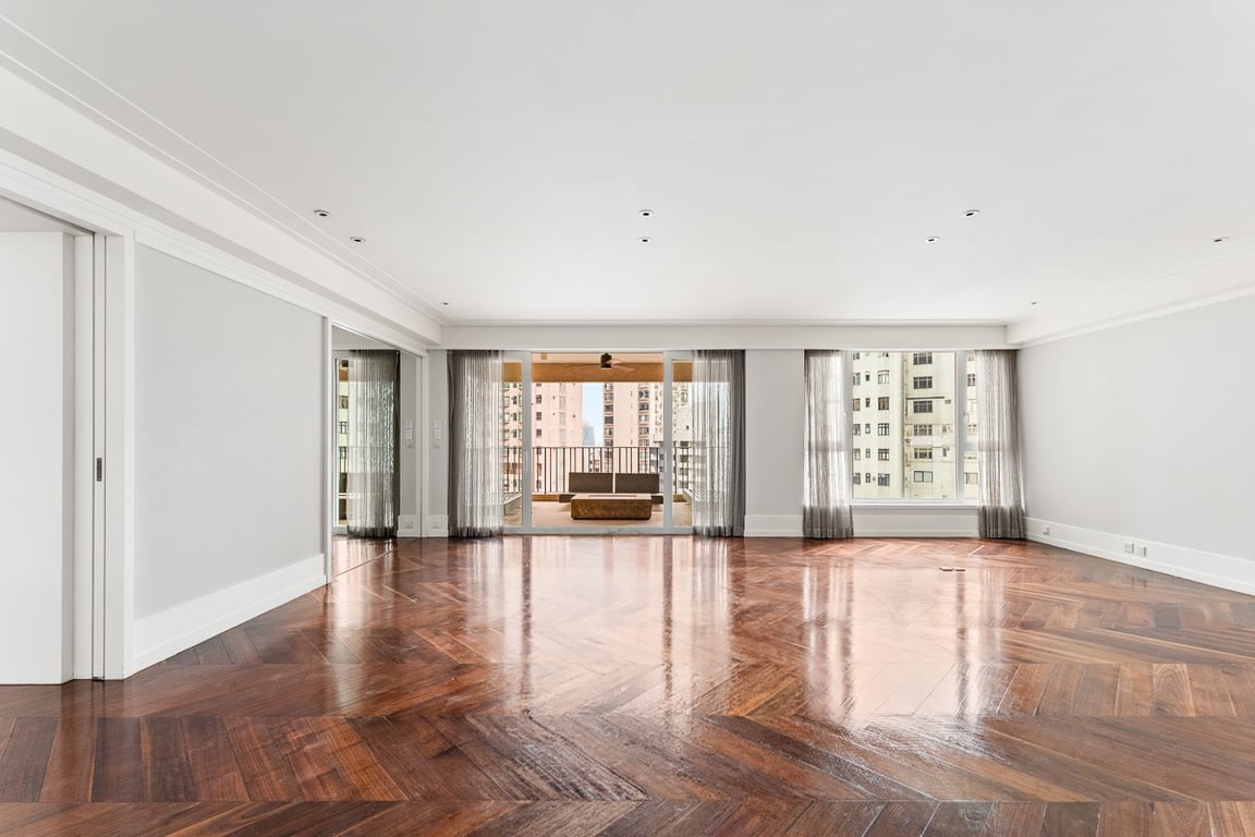 https://img.propertyraptor.com/cdn-cgi/imagedelivery/KD5bF_AFL0JDTbKLWF7z9g/ap8/ap8_001/hornet/prp/img/e9c88bcf52f0ecfe31b85705fdc097b2-wtm.jpg/public