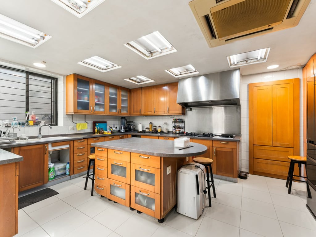 https://img.propertyraptor.com/cdn-cgi/imagedelivery/KD5bF_AFL0JDTbKLWF7z9g/ap8/ap8_001/hornet/prp/img/e9dea36ab1ffd5465bac6aca64f0ccbe-wtm.jpg/public