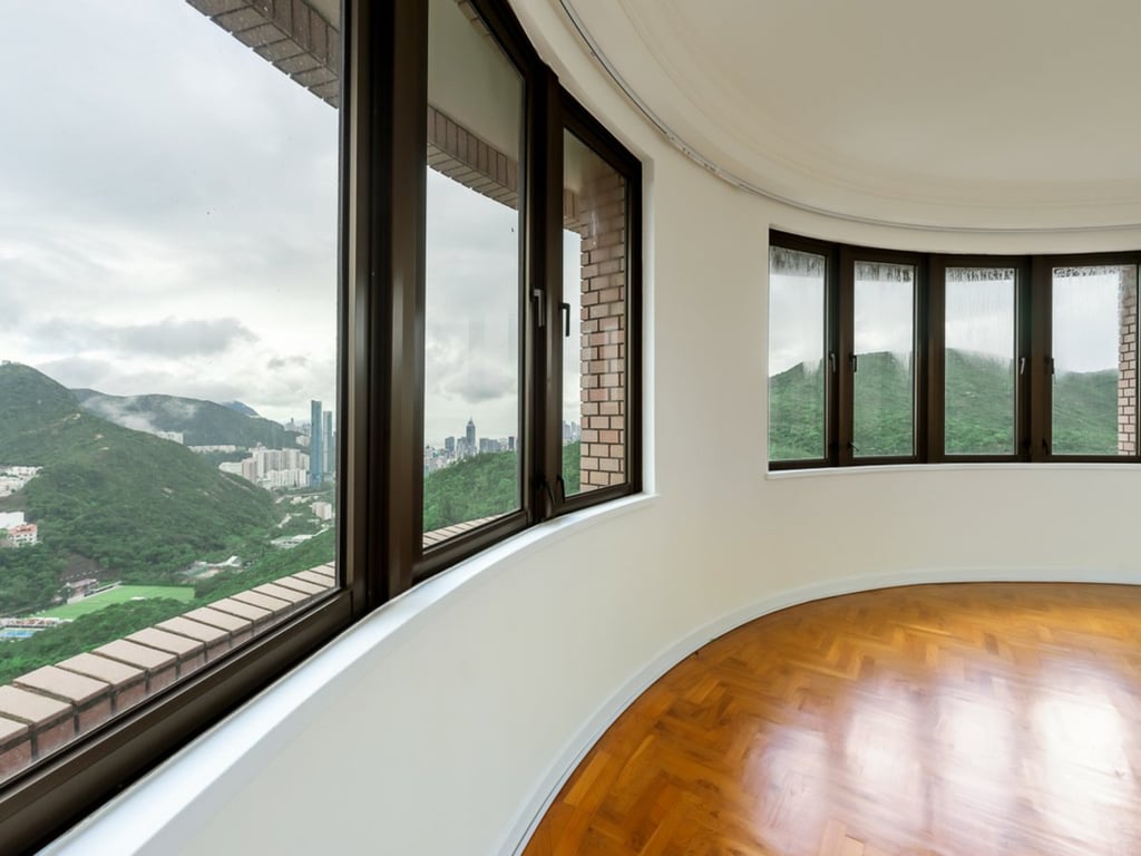 https://img.propertyraptor.com/cdn-cgi/imagedelivery/KD5bF_AFL0JDTbKLWF7z9g/ap8/ap8_001/hornet/prp/img/e9fd7b6cb9532107990b01543f46b67e.jpg/public
