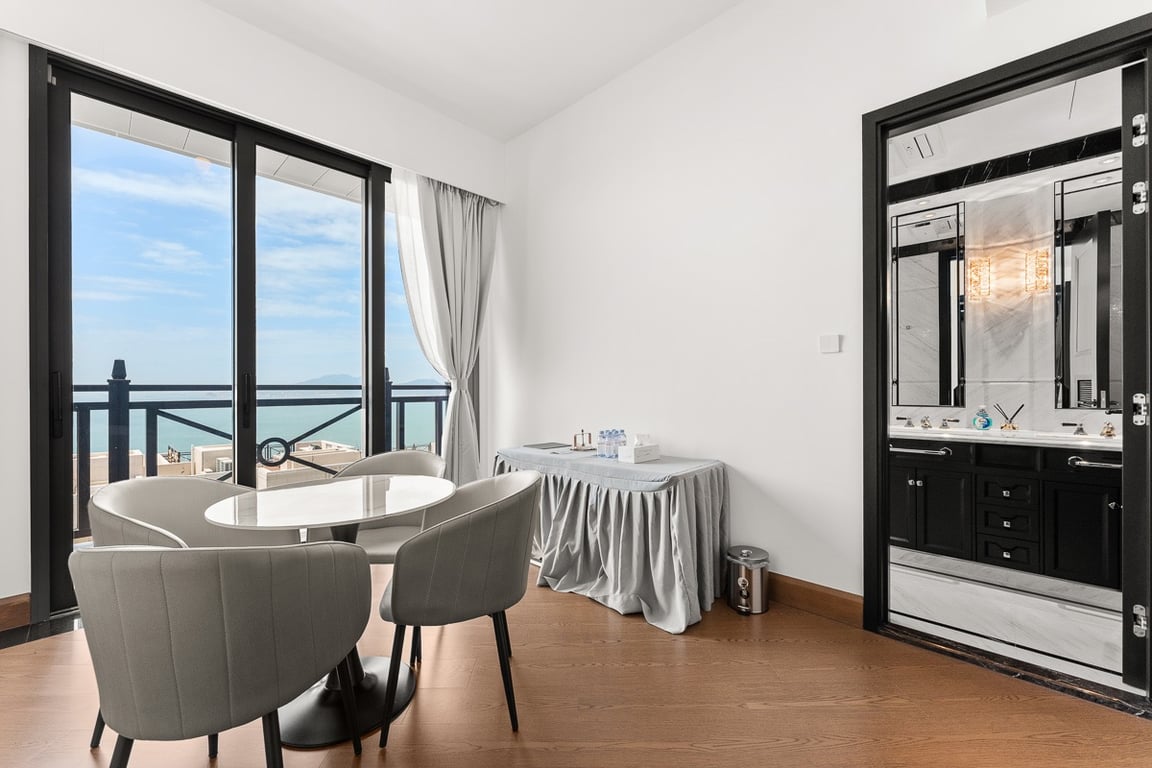 https://img.propertyraptor.com/cdn-cgi/imagedelivery/KD5bF_AFL0JDTbKLWF7z9g/ap8/ap8_001/hornet/prp/img/ea0545baada268cd4813dd1417067a25-wtm.jpg/public