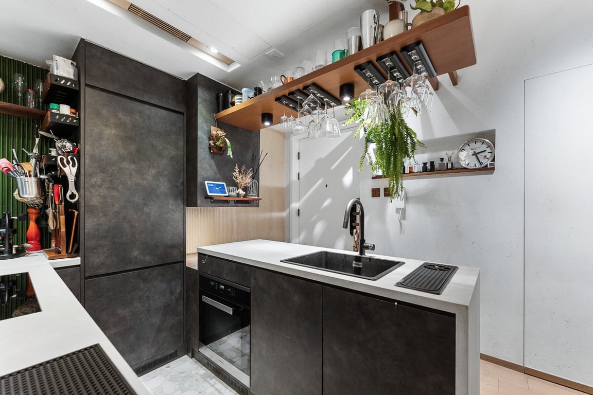 https://img.propertyraptor.com/cdn-cgi/imagedelivery/KD5bF_AFL0JDTbKLWF7z9g/ap8/ap8_001/hornet/prp/img/ea2c1c0cb3a81a01bbbe816e2290bc1a-wtm.jpg/public