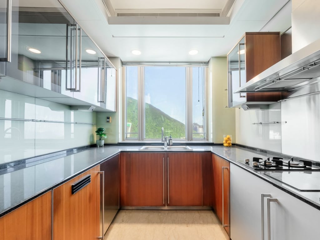 https://img.propertyraptor.com/cdn-cgi/imagedelivery/KD5bF_AFL0JDTbKLWF7z9g/ap8/ap8_001/hornet/prp/img/ea32a97fd07182aec900b32b875e1bcb.jpg/public