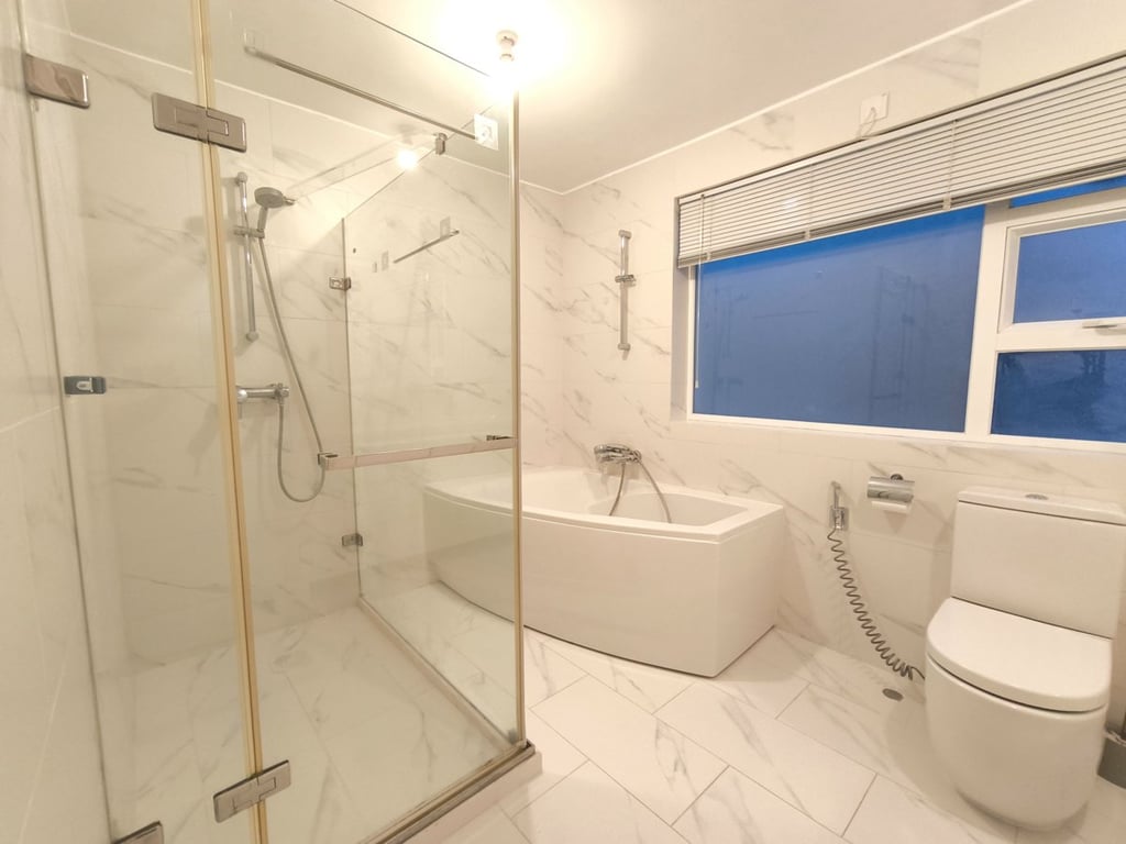 https://img.propertyraptor.com/cdn-cgi/imagedelivery/KD5bF_AFL0JDTbKLWF7z9g/ap8/ap8_001/hornet/prp/img/ea42587382e9c7662f966e7a96948f19.jpg/public