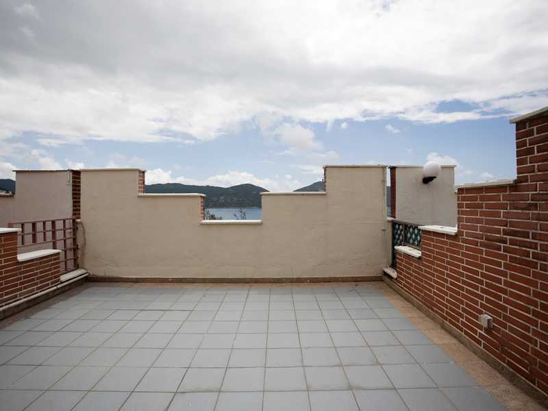 https://img.propertyraptor.com/cdn-cgi/imagedelivery/KD5bF_AFL0JDTbKLWF7z9g/ap8/ap8_001/hornet/prp/img/ea4859c87767c089f4f63902cc39e8fb.jpg/public