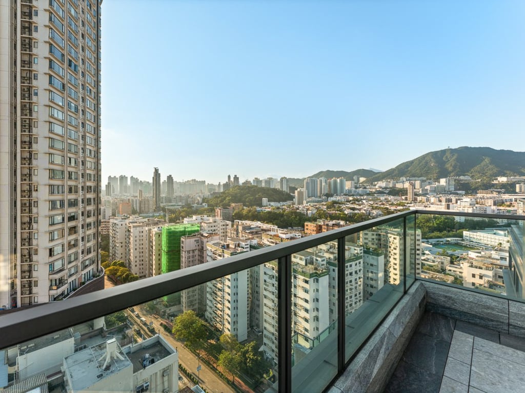 https://img.propertyraptor.com/cdn-cgi/imagedelivery/KD5bF_AFL0JDTbKLWF7z9g/ap8/ap8_001/hornet/prp/img/ea5158ec1bad04c257c62d164809f9b7-wtm.jpg/public