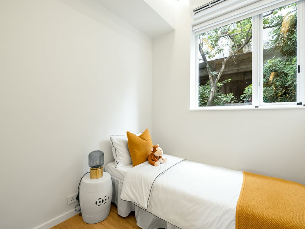 https://img.propertyraptor.com/cdn-cgi/imagedelivery/KD5bF_AFL0JDTbKLWF7z9g/ap8/ap8_001/hornet/prp/img/ea78c324bcff6d8f23c9b51b71efd9c8.jpg/public