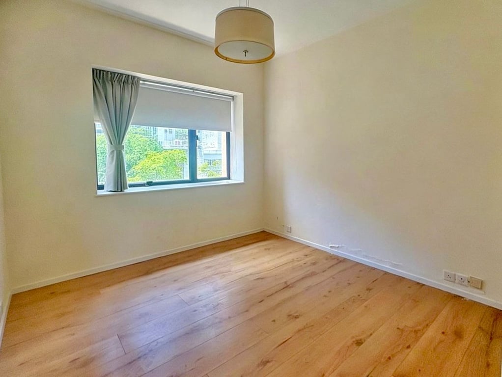 https://img.propertyraptor.com/cdn-cgi/imagedelivery/KD5bF_AFL0JDTbKLWF7z9g/ap8/ap8_001/hornet/prp/img/ea7bfd6bd3c47c357fae78e3301ea405-wtm.jpg/public