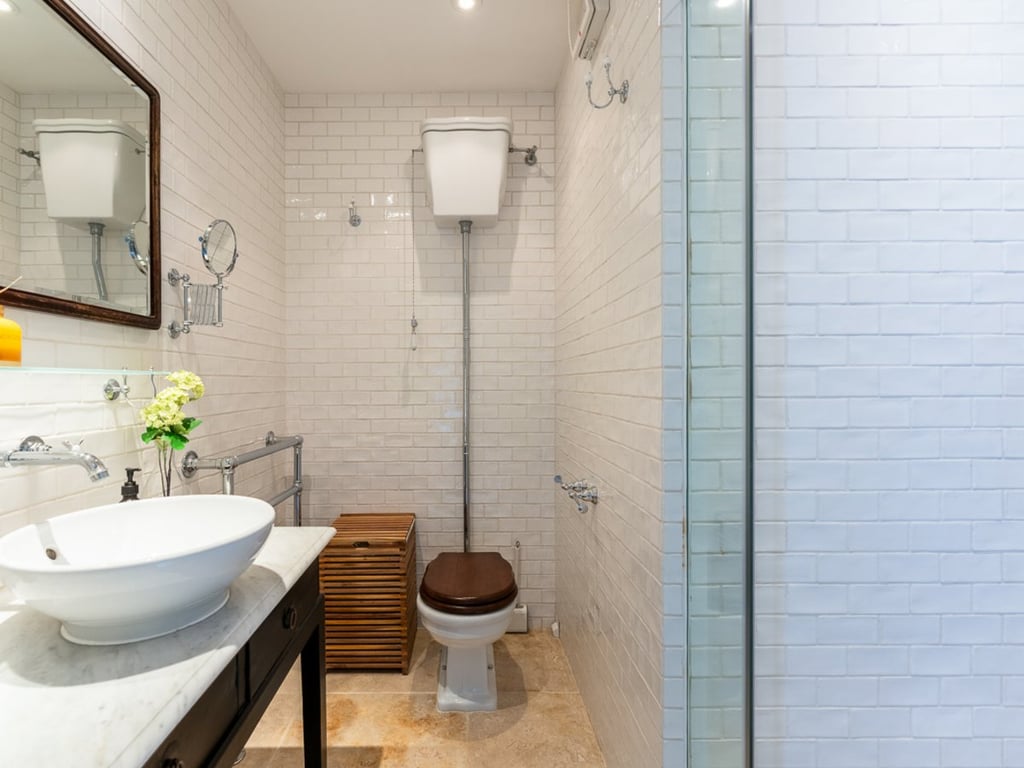 https://img.propertyraptor.com/cdn-cgi/imagedelivery/KD5bF_AFL0JDTbKLWF7z9g/ap8/ap8_001/hornet/prp/img/ea9f51559f72443ed7b16addaa3028c1.jpg/public