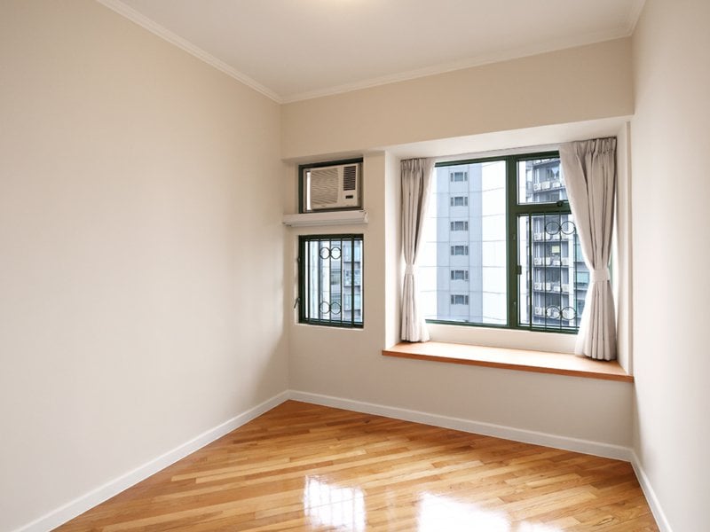 https://img.propertyraptor.com/cdn-cgi/imagedelivery/KD5bF_AFL0JDTbKLWF7z9g/ap8/ap8_001/hornet/prp/img/eac555b99d1e63ae45feb57e250c24e4.jpg/public
