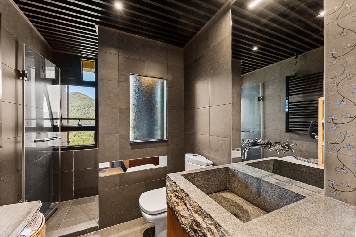 https://img.propertyraptor.com/cdn-cgi/imagedelivery/KD5bF_AFL0JDTbKLWF7z9g/ap8/ap8_001/hornet/prp/img/eac9b68afff64295331fc34078fb5430-wtm.jpg/public