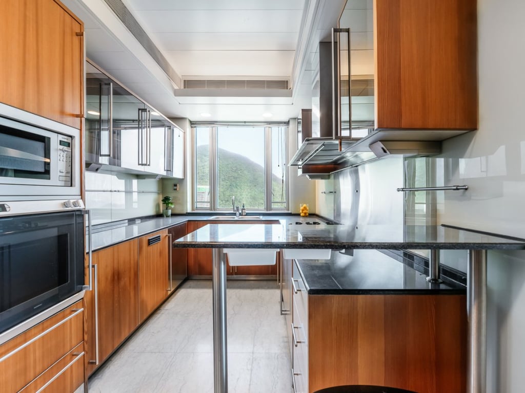 https://img.propertyraptor.com/cdn-cgi/imagedelivery/KD5bF_AFL0JDTbKLWF7z9g/ap8/ap8_001/hornet/prp/img/eb239d7c7c3b8662f7ac5c2316d5bf02.jpg/public
