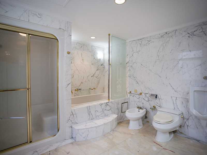 https://img.propertyraptor.com/cdn-cgi/imagedelivery/KD5bF_AFL0JDTbKLWF7z9g/ap8/ap8_001/hornet/prp/img/eb59d47982fdfa472759a28cc48b0786.jpg/public