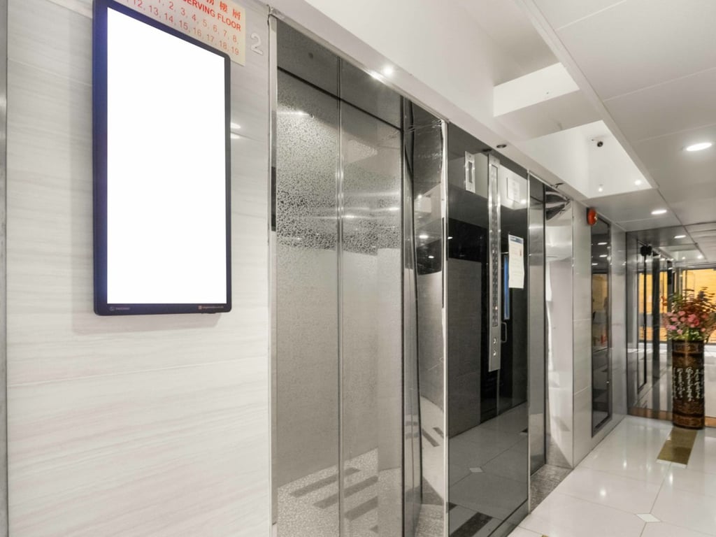 https://img.propertyraptor.com/cdn-cgi/imagedelivery/KD5bF_AFL0JDTbKLWF7z9g/ap8/ap8_001/hornet/prp/img/ebabd37fc0590b50895e0c074a303fe0-wtm.jpg/public
