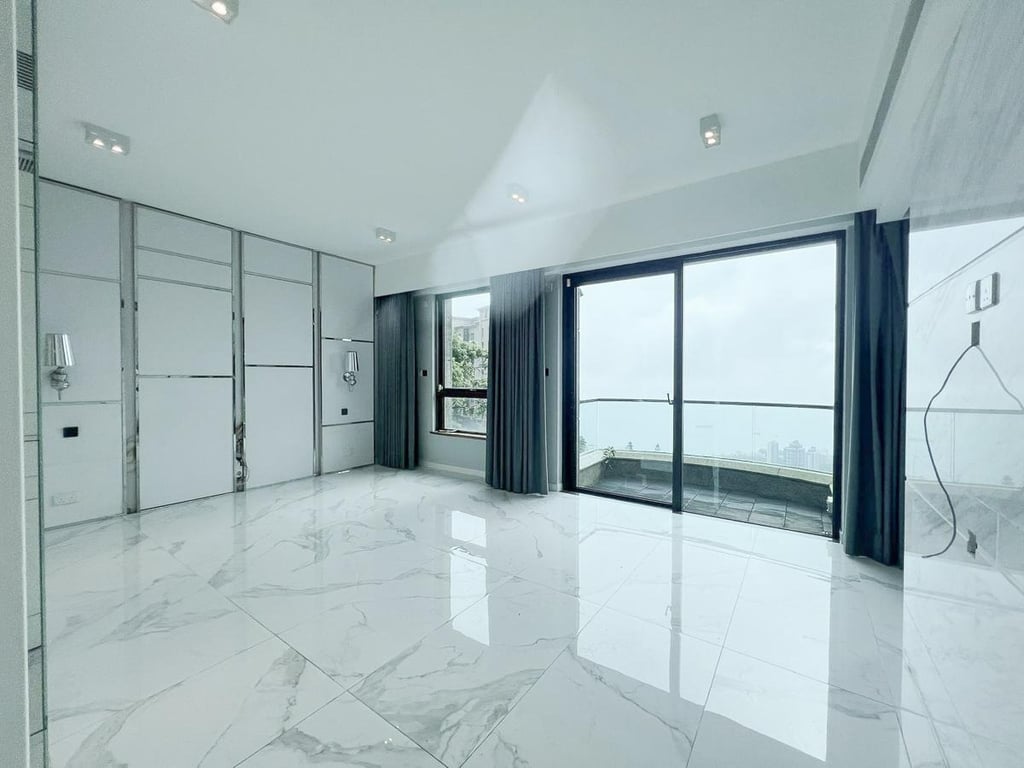 https://img.propertyraptor.com/cdn-cgi/imagedelivery/KD5bF_AFL0JDTbKLWF7z9g/ap8/ap8_001/hornet/prp/img/ebb6928a199417504e64d686ceb69296-wtm.jpg/public
