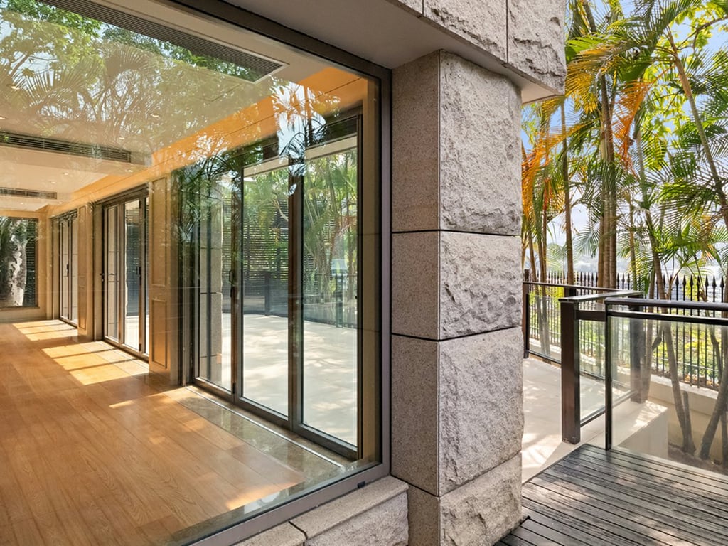 https://img.propertyraptor.com/cdn-cgi/imagedelivery/KD5bF_AFL0JDTbKLWF7z9g/ap8/ap8_001/hornet/prp/img/ebbece959835e2957e0dd2dd23c60297.jpg/public