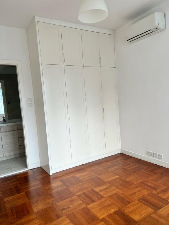 https://img.propertyraptor.com/cdn-cgi/imagedelivery/KD5bF_AFL0JDTbKLWF7z9g/ap8/ap8_001/hornet/prp/img/ec1531ce801690be19a6bc4c35bb091c-wtm.jpg/public