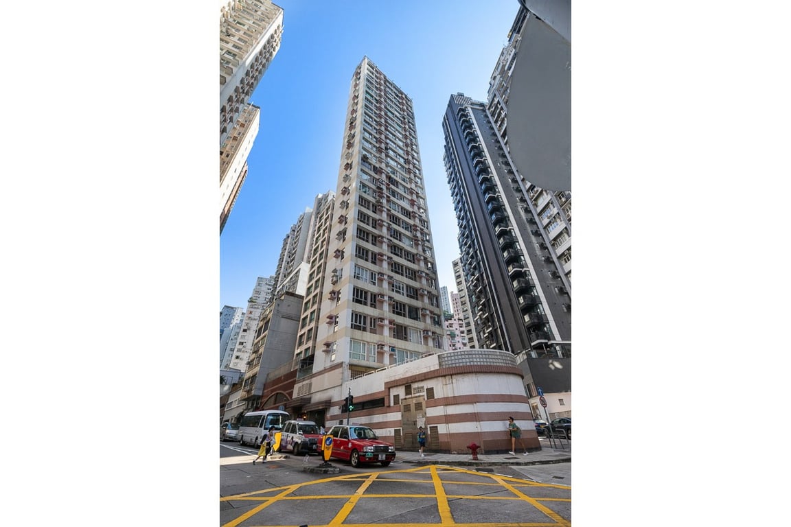 https://img.propertyraptor.com/cdn-cgi/imagedelivery/KD5bF_AFL0JDTbKLWF7z9g/ap8/ap8_001/hornet/prp/img/ec4183e6a6ebf93ab2ef6af95f8b6331-wtm.jpg/public