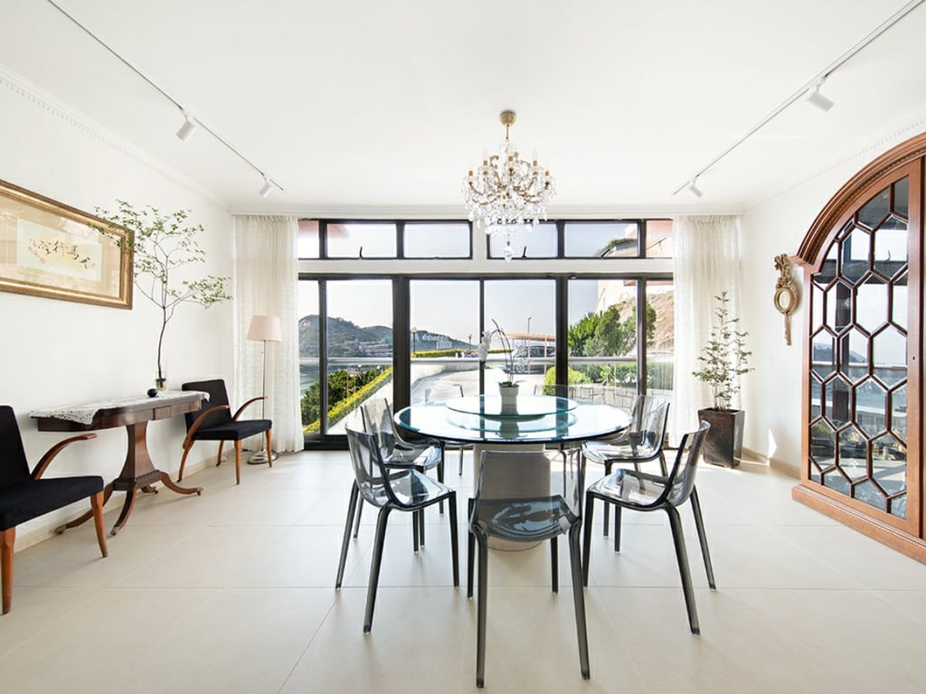 https://img.propertyraptor.com/cdn-cgi/imagedelivery/KD5bF_AFL0JDTbKLWF7z9g/ap8/ap8_001/hornet/prp/img/ec465e24f510163de60248e46caf4085.jpg/public