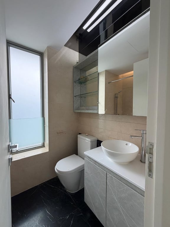 https://img.propertyraptor.com/cdn-cgi/imagedelivery/KD5bF_AFL0JDTbKLWF7z9g/ap8/ap8_001/hornet/prp/img/ec4d18c995d720e8c9d95260aa668d49-wtm.jpg/public