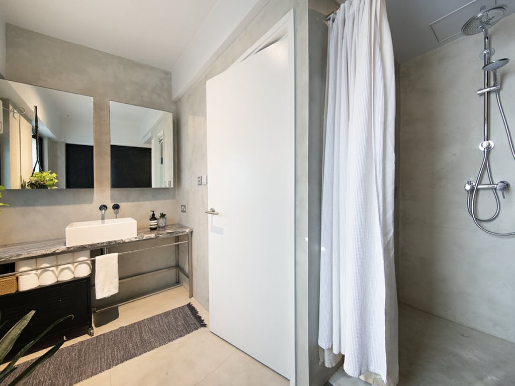 https://img.propertyraptor.com/cdn-cgi/imagedelivery/KD5bF_AFL0JDTbKLWF7z9g/ap8/ap8_001/hornet/prp/img/ec55eaa529d11b33d97586c69901ac4b.jpg/public