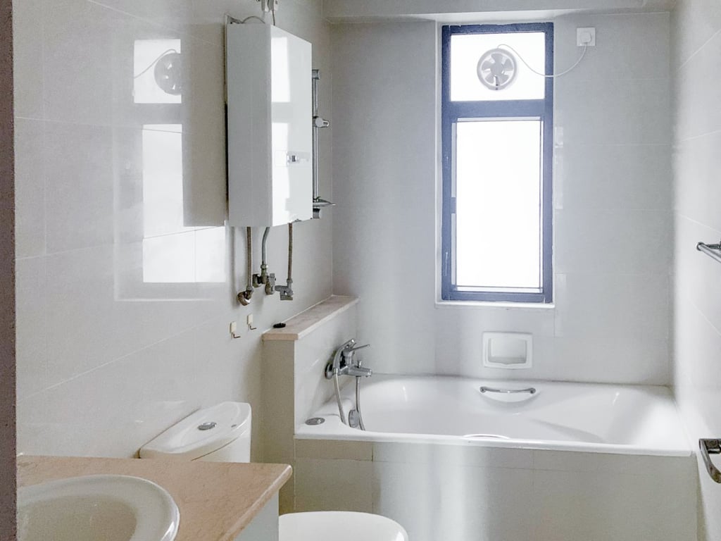 https://img.propertyraptor.com/cdn-cgi/imagedelivery/KD5bF_AFL0JDTbKLWF7z9g/ap8/ap8_001/hornet/prp/img/ec572c98902d9ad965e5cb4ae238dceb.jpg/public