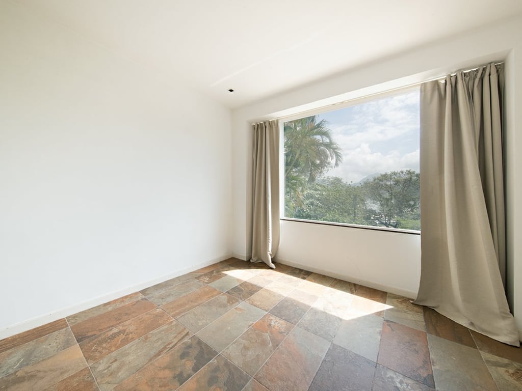 https://img.propertyraptor.com/cdn-cgi/imagedelivery/KD5bF_AFL0JDTbKLWF7z9g/ap8/ap8_001/hornet/prp/img/ec6aada7dfeed43c22a8df577225b041.jpg/public
