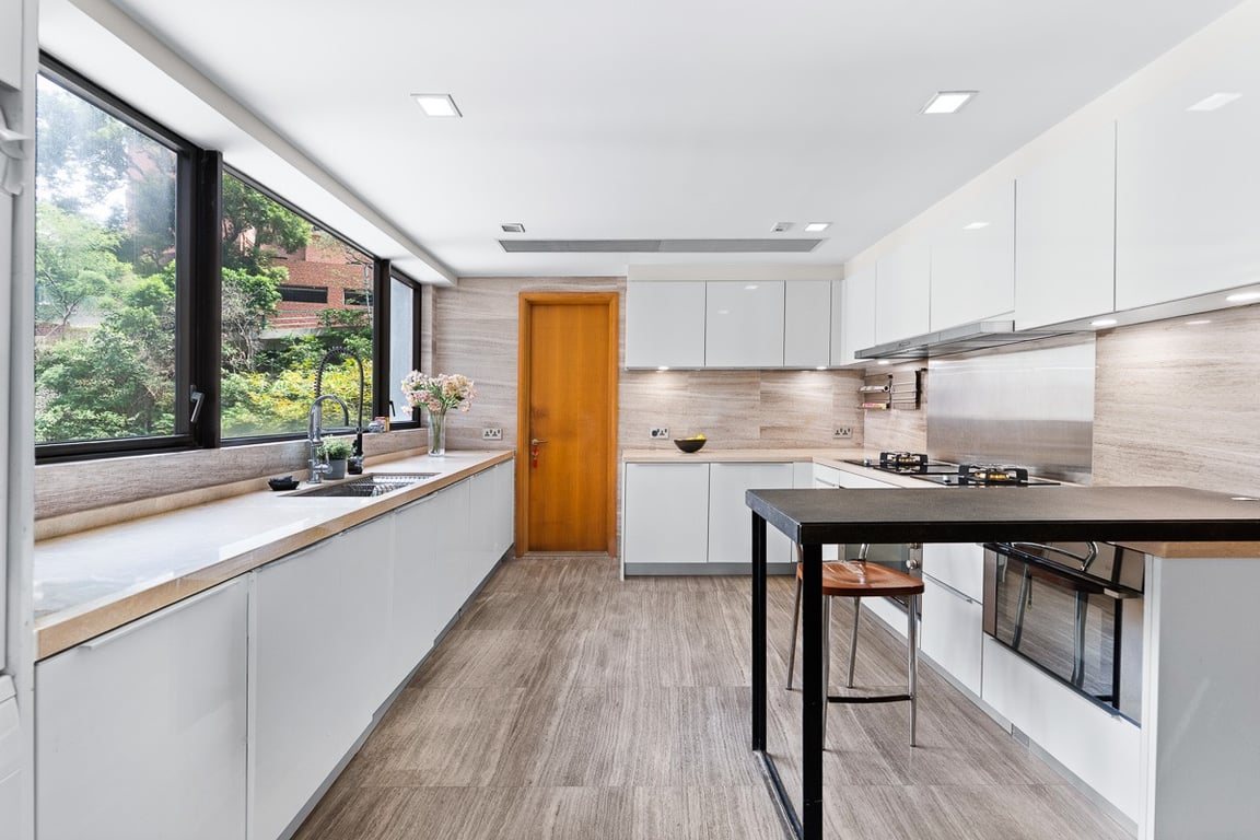 https://img.propertyraptor.com/cdn-cgi/imagedelivery/KD5bF_AFL0JDTbKLWF7z9g/ap8/ap8_001/hornet/prp/img/ec89c91f37373b02ab6331a325aa1576-wtm.jpg/public