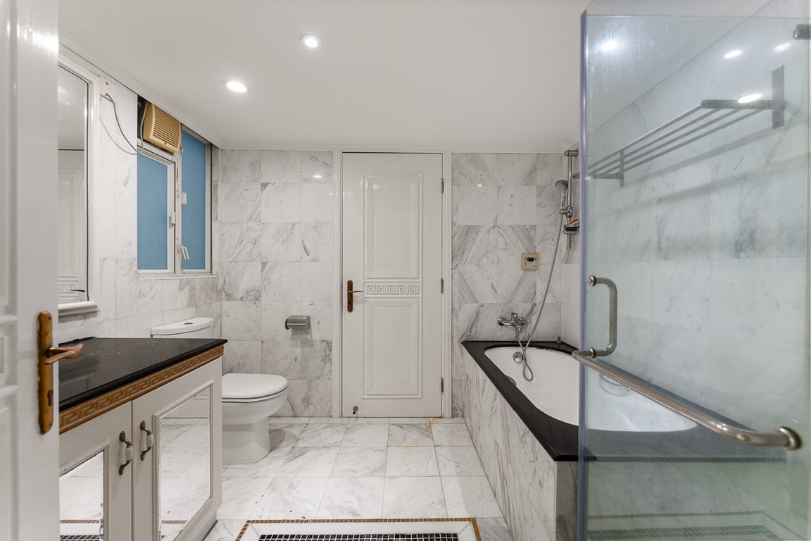 https://img.propertyraptor.com/cdn-cgi/imagedelivery/KD5bF_AFL0JDTbKLWF7z9g/ap8/ap8_001/hornet/prp/img/ecaffb24a27c3b20357be578a13b3931-wtm.jpg/public