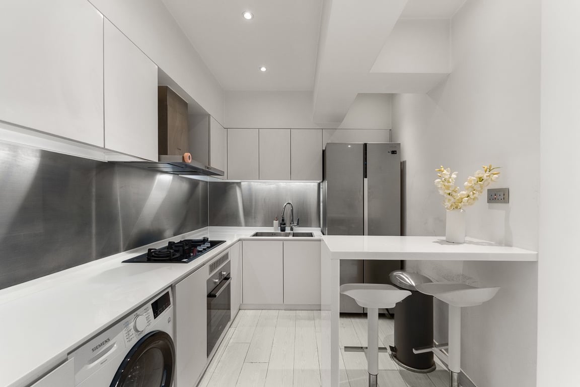 https://img.propertyraptor.com/cdn-cgi/imagedelivery/KD5bF_AFL0JDTbKLWF7z9g/ap8/ap8_001/hornet/prp/img/eccf52904d2bdc934579a8013de72224-wtm.jpg/public