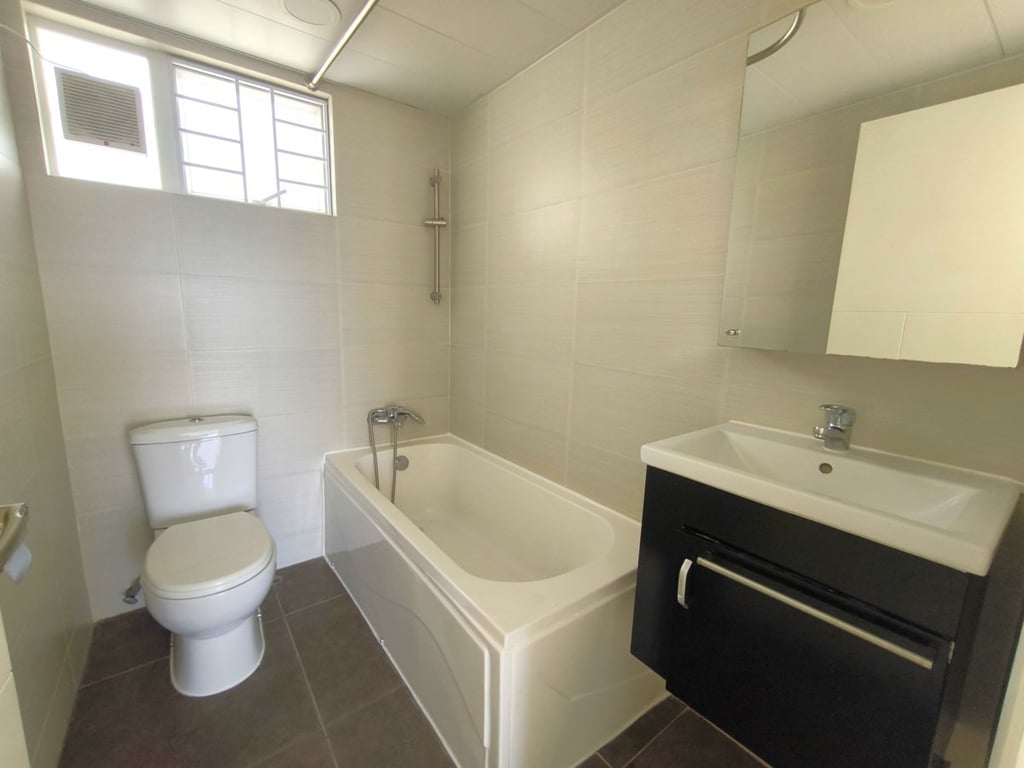 https://img.propertyraptor.com/cdn-cgi/imagedelivery/KD5bF_AFL0JDTbKLWF7z9g/ap8/ap8_001/hornet/prp/img/ecdce3042a064fa349b9a760aa982d66-wtm.jpg/public