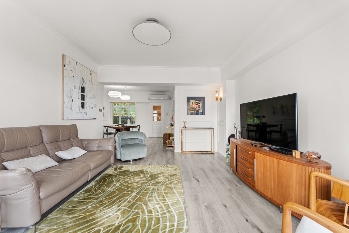 https://img.propertyraptor.com/cdn-cgi/imagedelivery/KD5bF_AFL0JDTbKLWF7z9g/ap8/ap8_001/hornet/prp/img/ed0aeb59d86bc7da04c6582ff9f90ae8-wtm.jpg/public