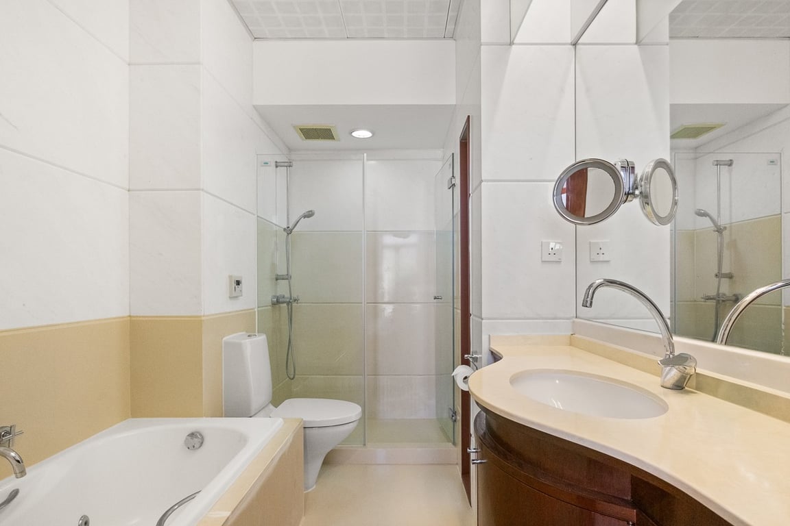 https://img.propertyraptor.com/cdn-cgi/imagedelivery/KD5bF_AFL0JDTbKLWF7z9g/ap8/ap8_001/hornet/prp/img/ed291dff3f8f7691ff472cf7de325004-wtm.jpg/public
