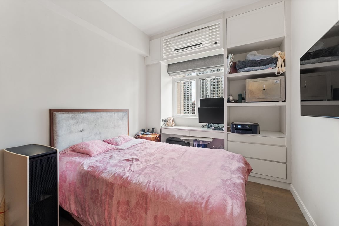https://img.propertyraptor.com/cdn-cgi/imagedelivery/KD5bF_AFL0JDTbKLWF7z9g/ap8/ap8_001/hornet/prp/img/ed3f9ca27a4a9e22284235f6973e8083-wtm.jpg/public