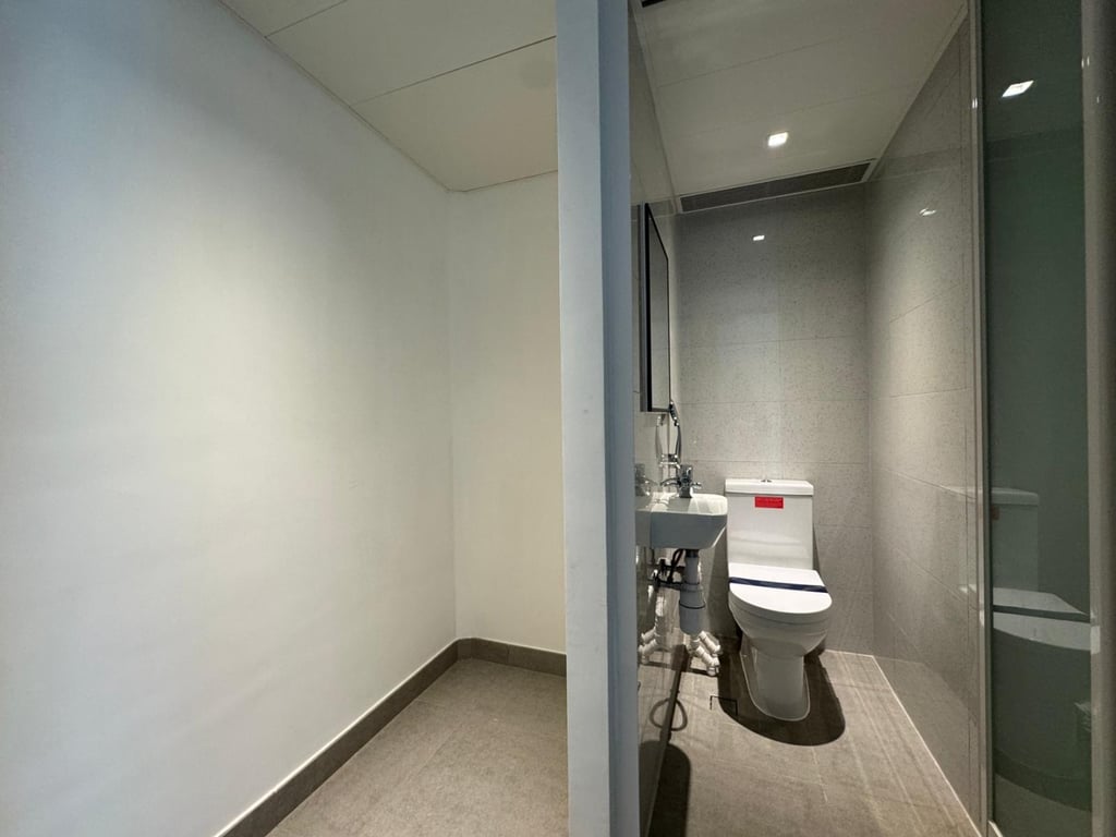 https://img.propertyraptor.com/cdn-cgi/imagedelivery/KD5bF_AFL0JDTbKLWF7z9g/ap8/ap8_001/hornet/prp/img/ed7618d289106f5b044e9901032b16f3-wtm.jpg/public