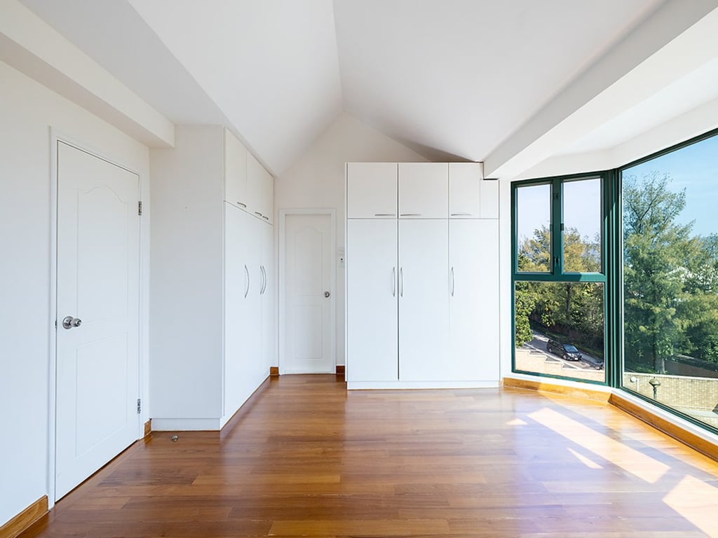 https://img.propertyraptor.com/cdn-cgi/imagedelivery/KD5bF_AFL0JDTbKLWF7z9g/ap8/ap8_001/hornet/prp/img/ed7c1c347ace5577d0470e4c2af8111f.jpg/public