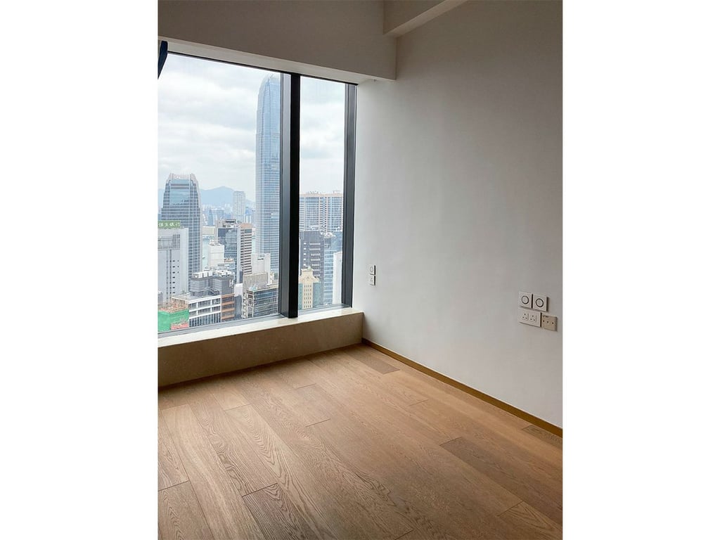 https://img.propertyraptor.com/cdn-cgi/imagedelivery/KD5bF_AFL0JDTbKLWF7z9g/ap8/ap8_001/hornet/prp/img/eda21dea7e4c52b218072a3bb4eff54e-wtm.jpg/public