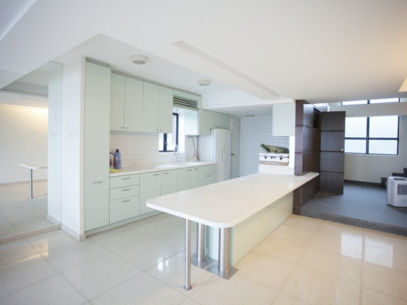 https://img.propertyraptor.com/cdn-cgi/imagedelivery/KD5bF_AFL0JDTbKLWF7z9g/ap8/ap8_001/hornet/prp/img/edd37a49cfcdaa17a275f2b0236aab1b.jpg/public